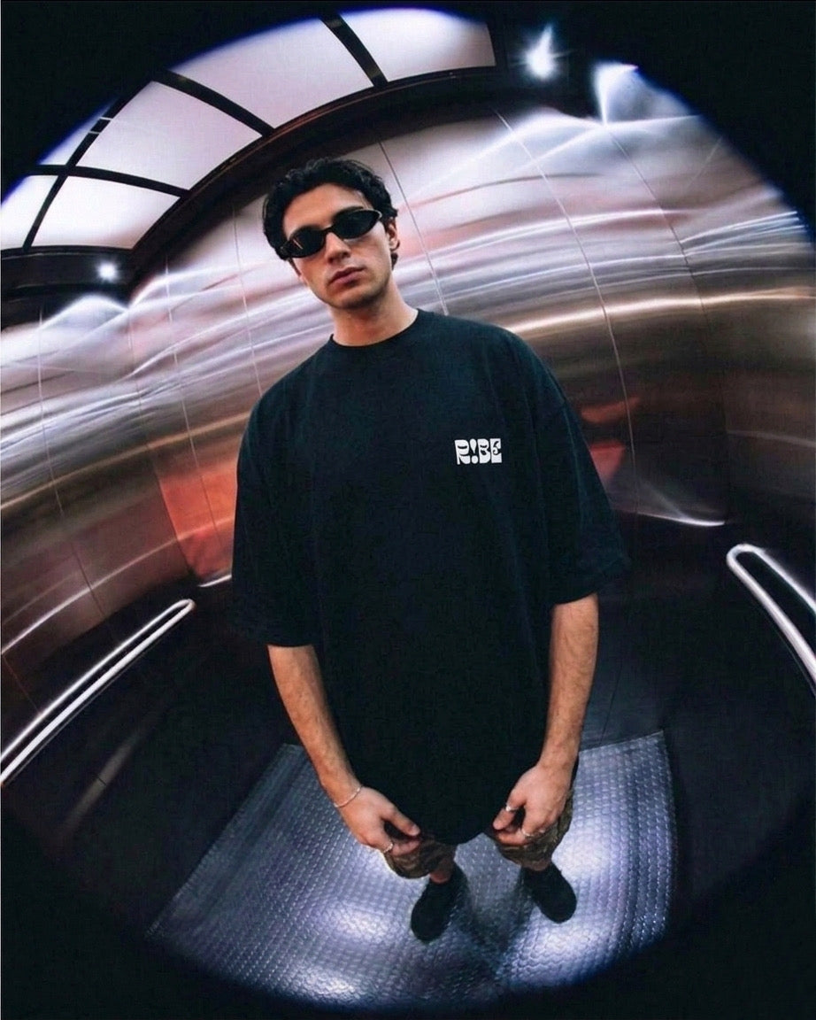 “ALT” OVERSIZE T-SHIRT  -BLACK-